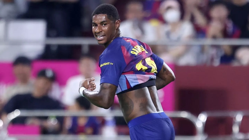 Barcelona khởi đầu thuận lợi mùa giải mới với chiến thắng trước Vissel Kobe